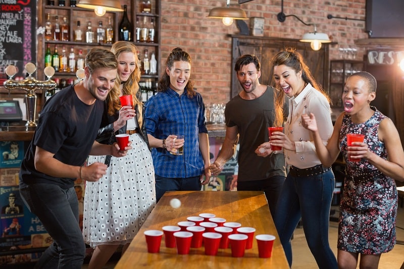 Ohne einen LED Beer Pong Tisch spielen nur Versager